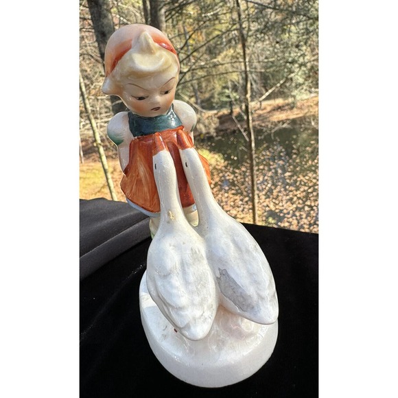 Arnart 5th Avenue Hand Painted Vintage Girl feeding geese made in Japan -S84 - Picture 3 of 11